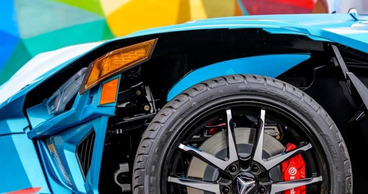 24-Hour Slingshot Rental (Automatic)