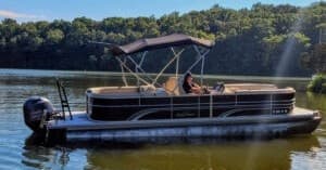 26’ Sun Chaser Tritoon