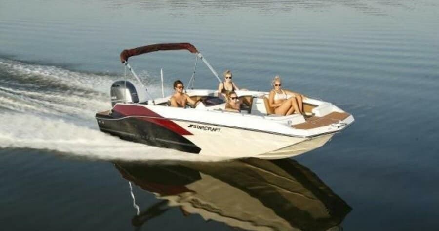 21' Starcraft Deck Boat
