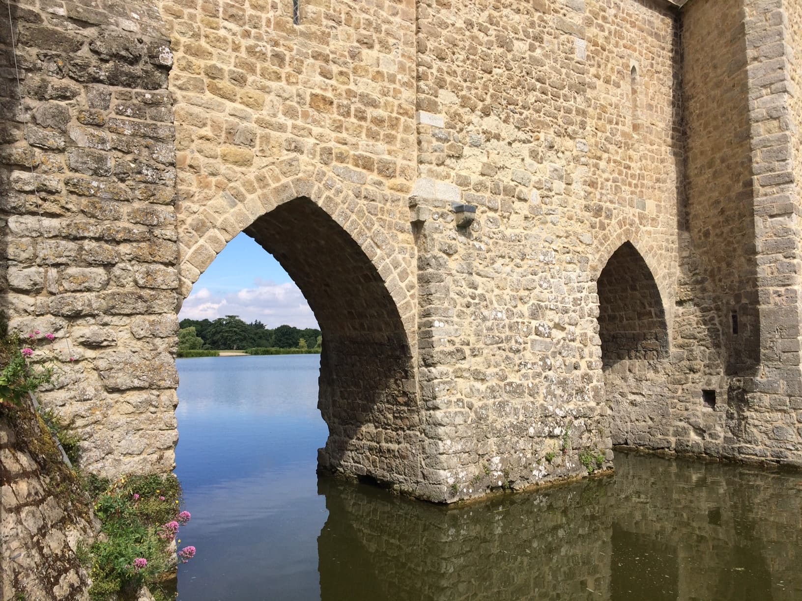 Leeds Castle, Canterbury Cathedral & Greenwich River Cruise Tour