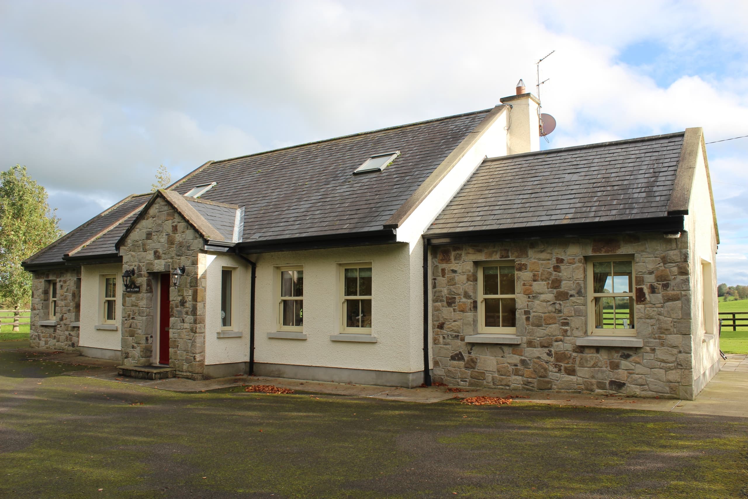 Gort Na gCapall Cottage Guided Tours (only available for guests)