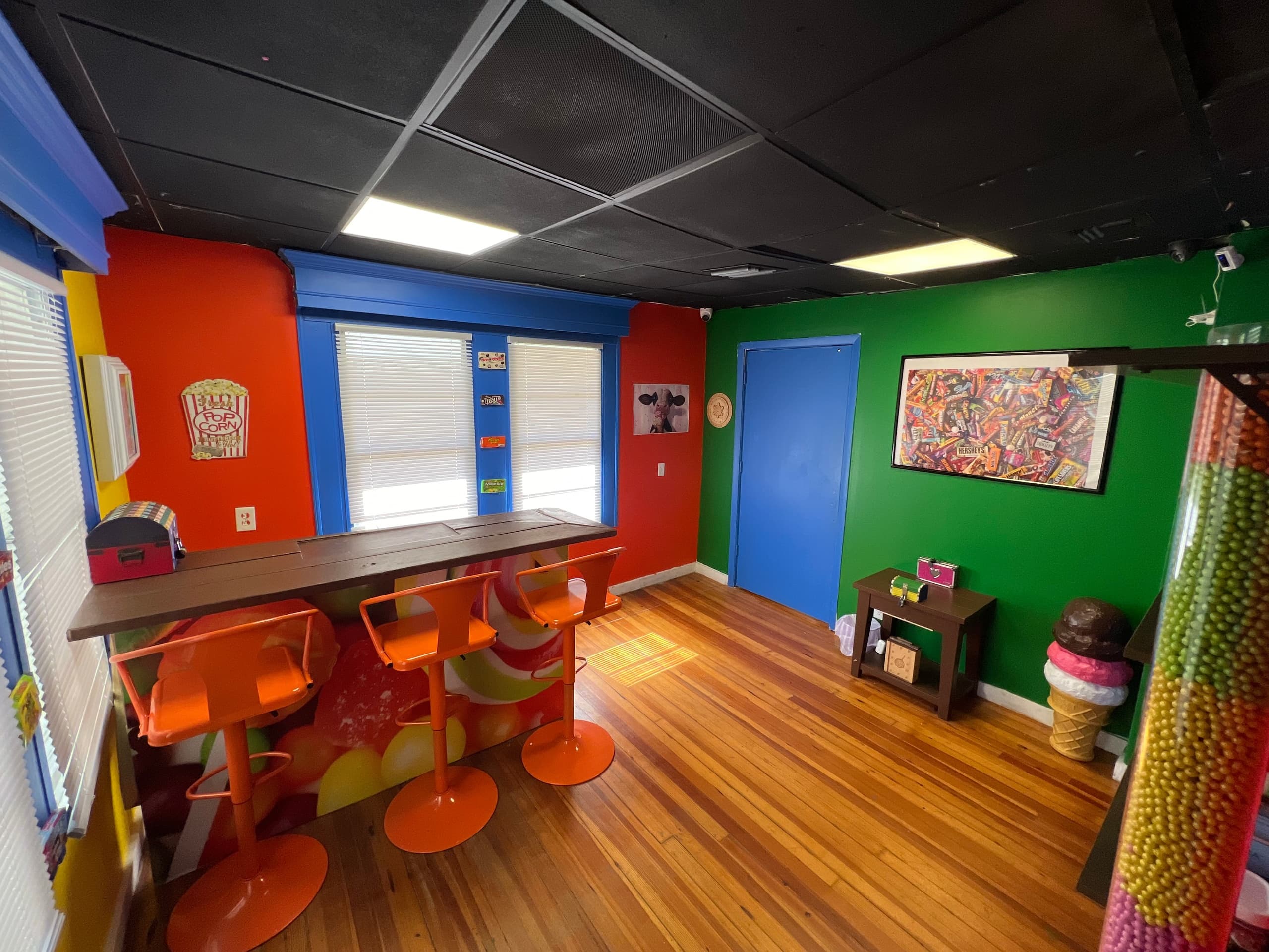 The Candy Factory- ALL ROOMS ARE PRIVATE!