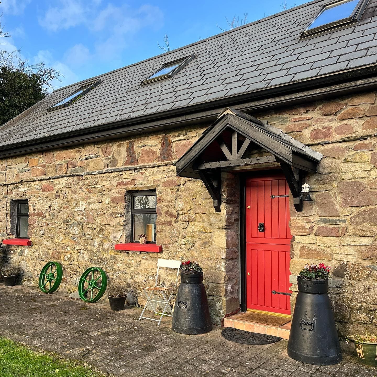 Red Door Cottage Guided Tour (only available for guests)