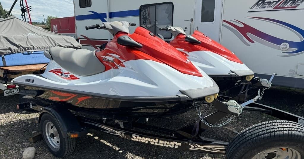 Twin Yamaha WaveRunner V1 Sport