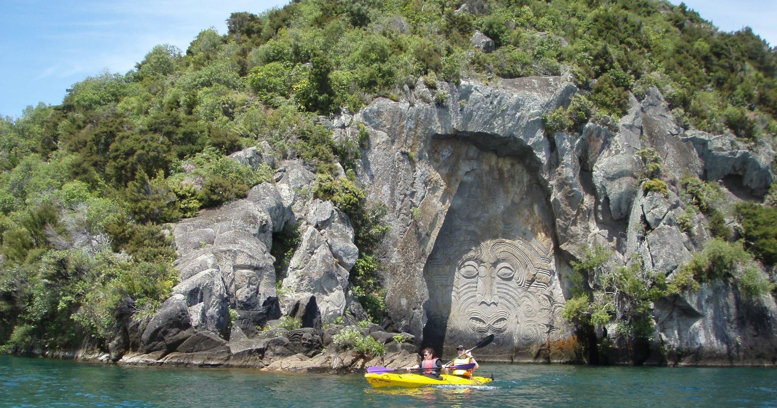 Maori Rock Carvings Tour