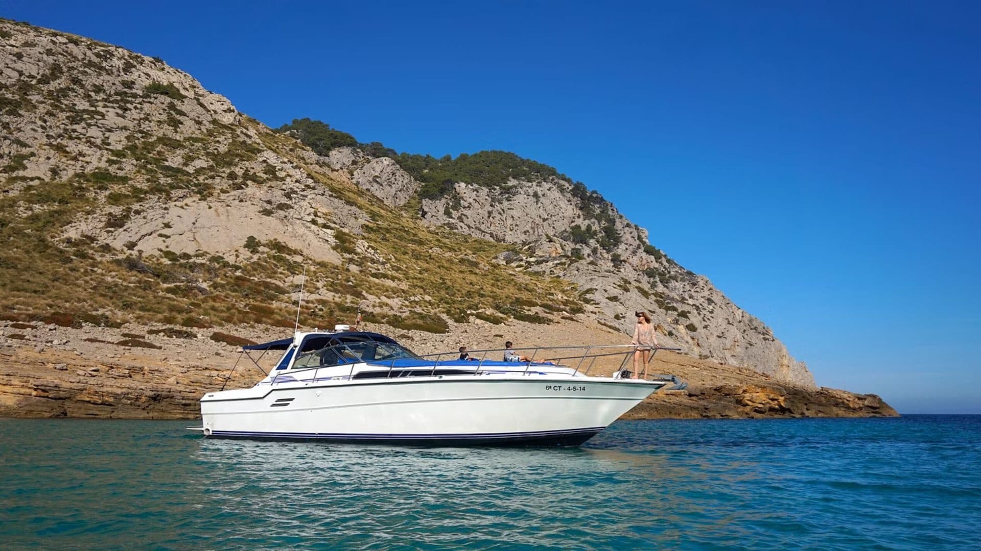 Paseo en Barco Perseo • 4 Horas