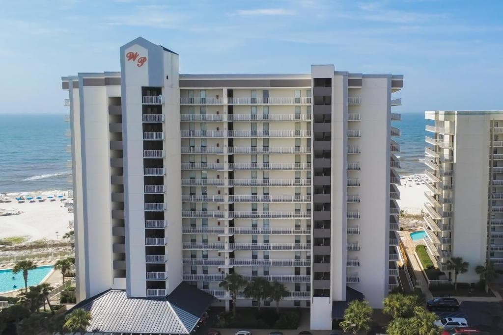 Windward Pointe Condominiums