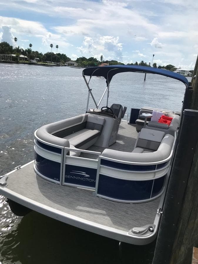 22' Pontoon Cruz - Blue