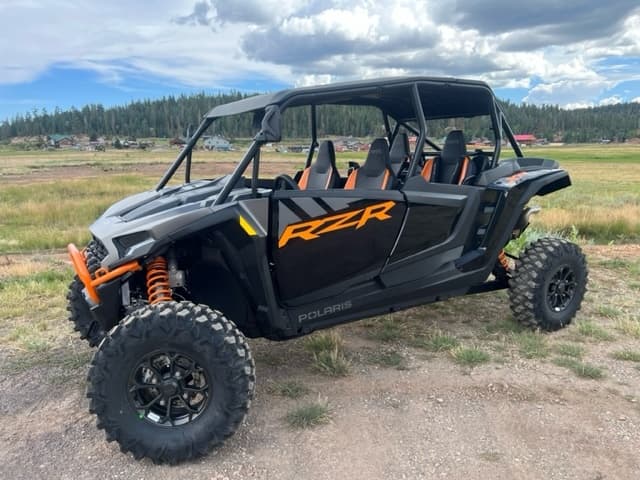 Polaris 1000 RZR XP - 4 Passengers - Side by Side