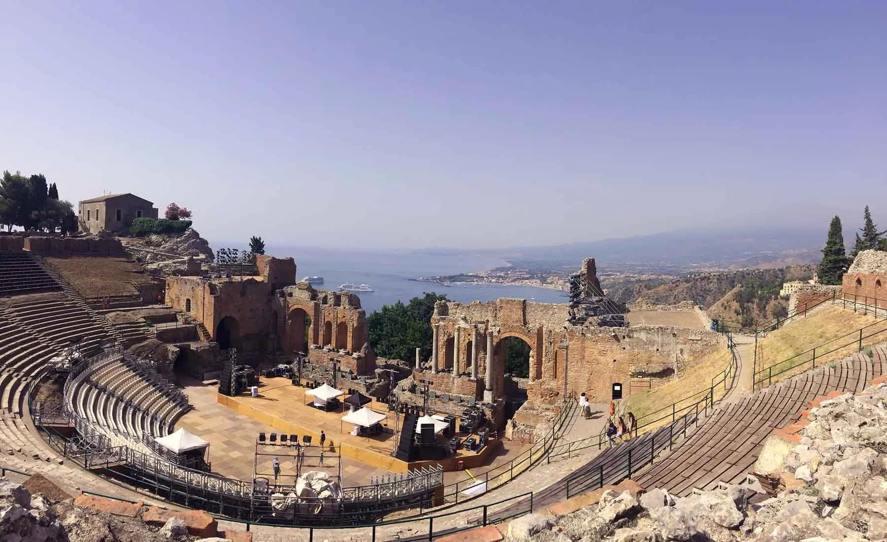 Day tour: Taormina, the Greek threatre and Castelmola walking tour from Messina