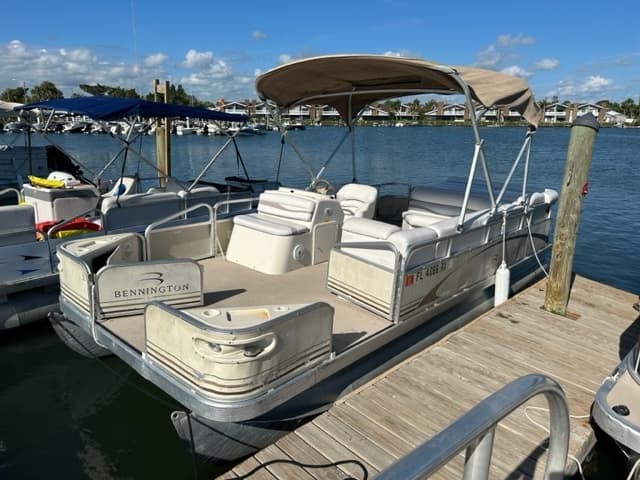 #45 Bennington  pontoon (biscuit) seats 10 70hp