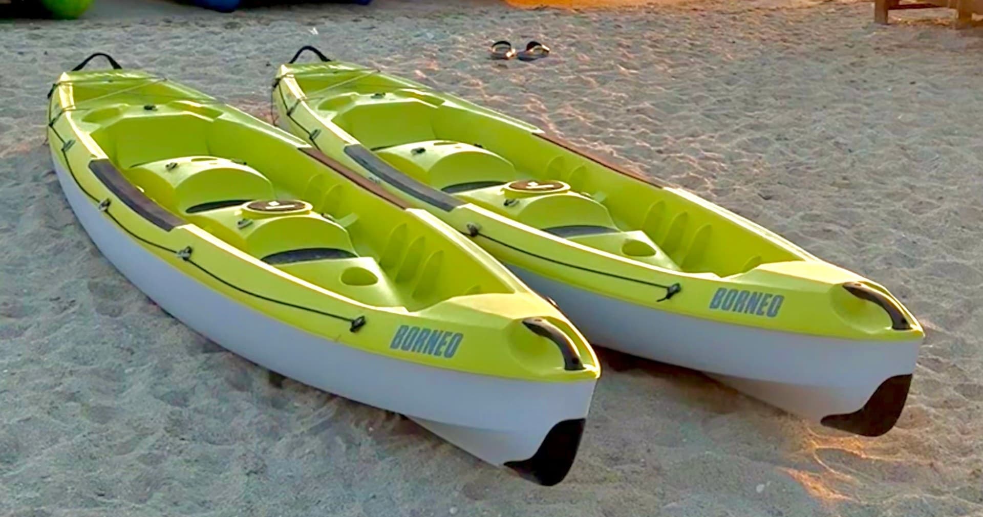 Double Canoe - One Hour Rental