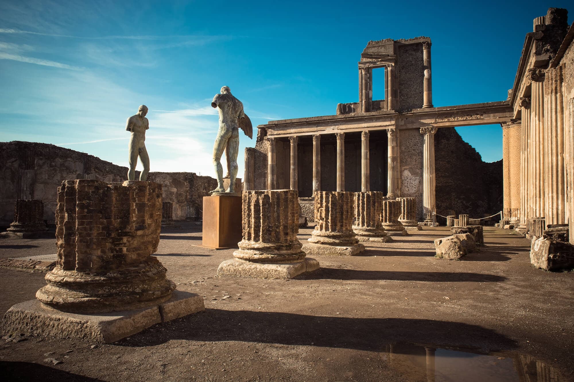 Naples: Skip-the-Line Pompeii Ticket & Round-Trip Bus