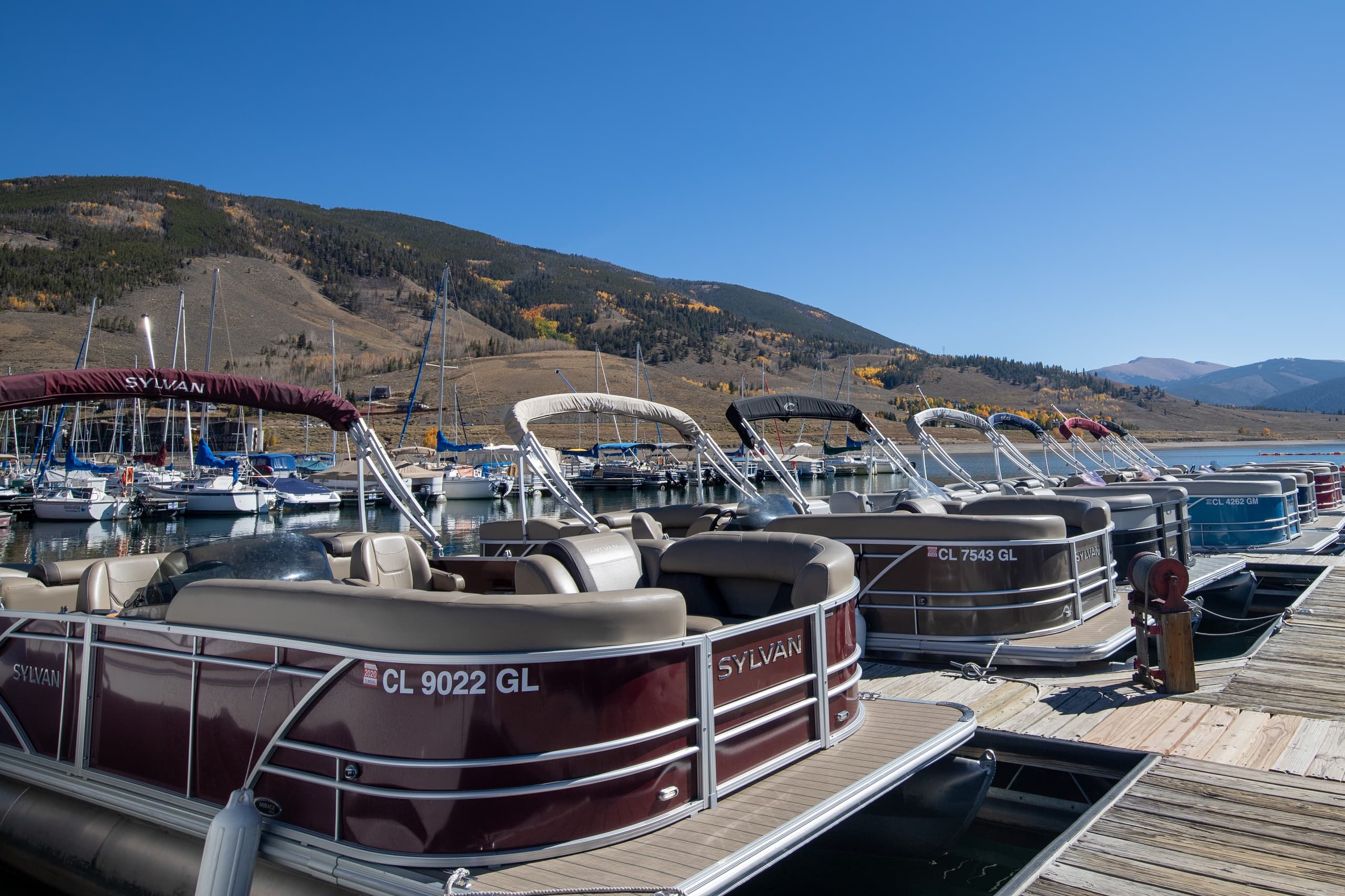 Pontoon 22’ - Up to 12 People