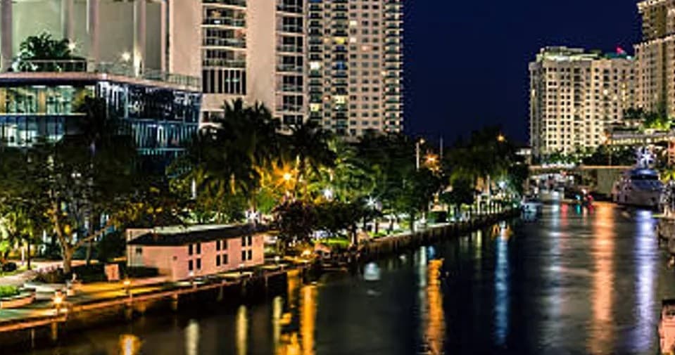 2 - 4 Hour Private Pontoon Charter!