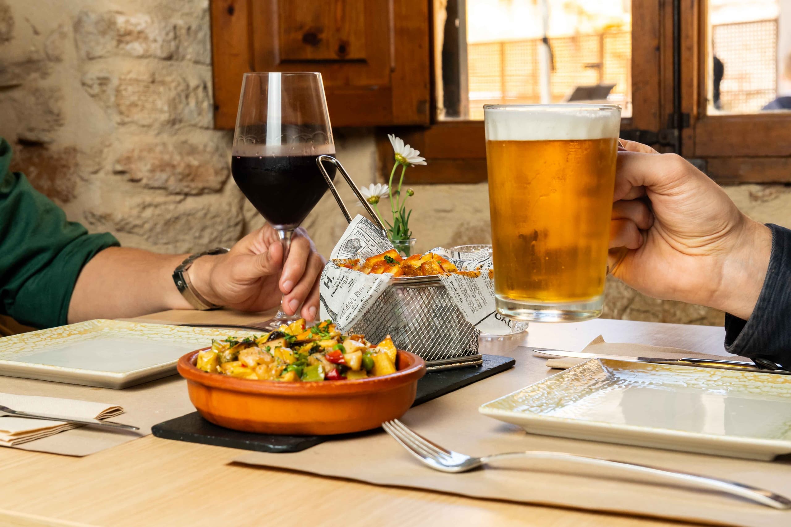 Alcudia: Gourmet Tapas & Wine Tour