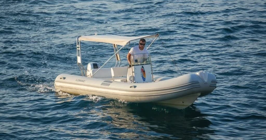 Boat Rental: RIB 20ft Predator
