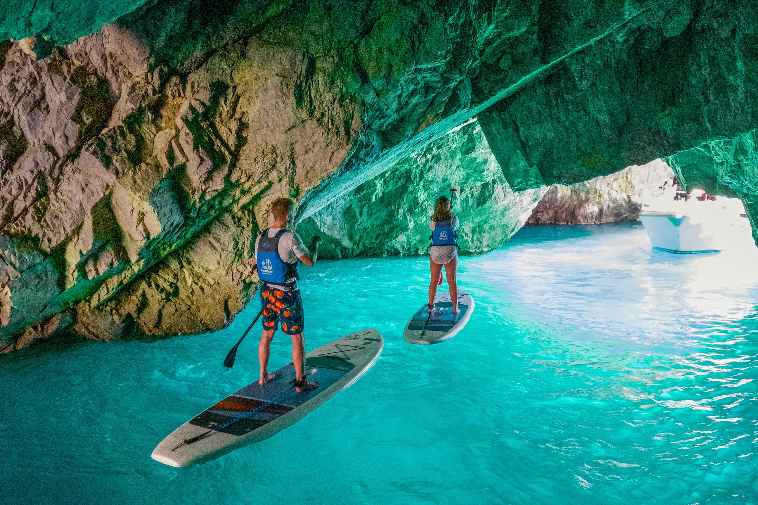 SUP tour a Capri: grotte e spiagge