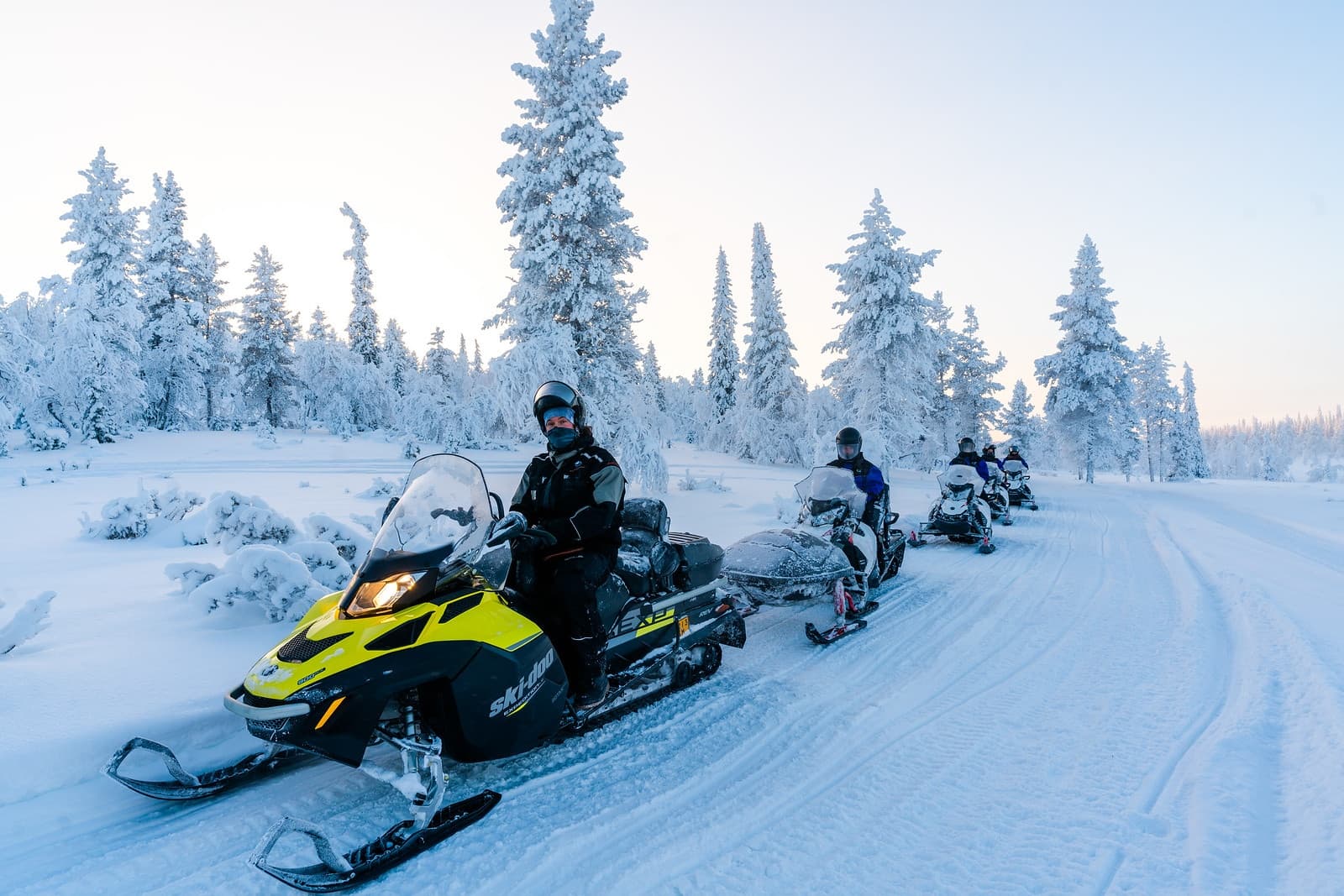 [S1] Snowmobile (2h)