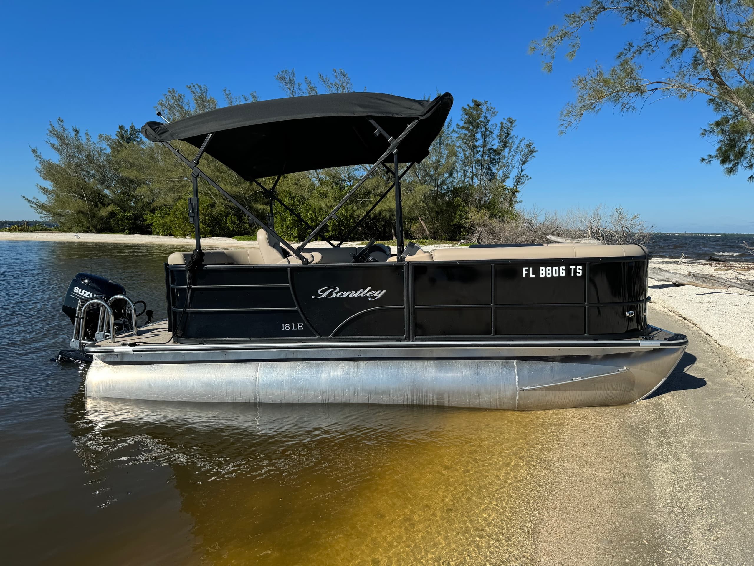 2024 18' Bentley Pontoon