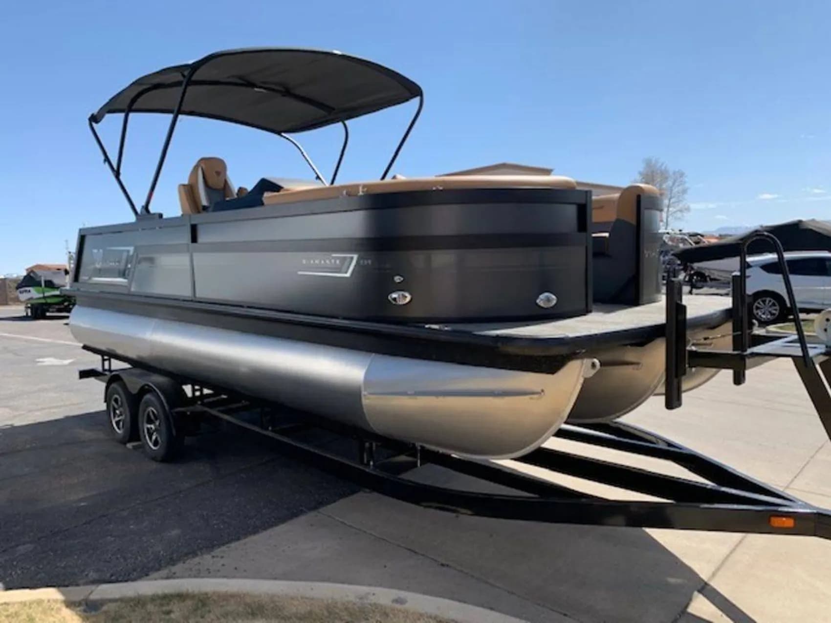 Tritoon Boat • Viaggio Diamante 23S (BLK)