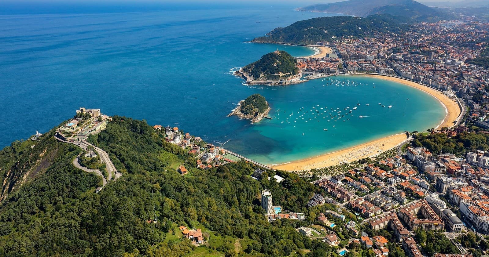 San Sebastián y la Costa Vasca desde Pamplona