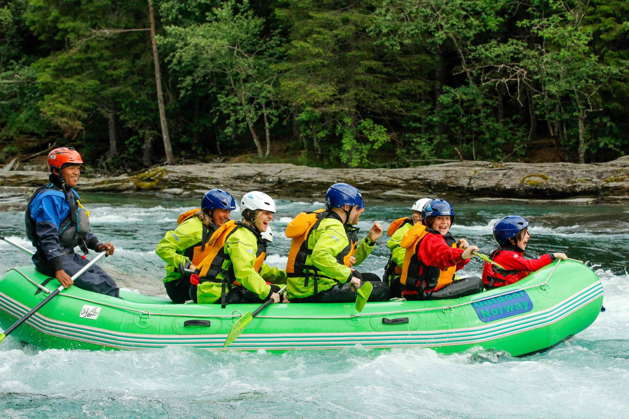 Family Rafting in Voss