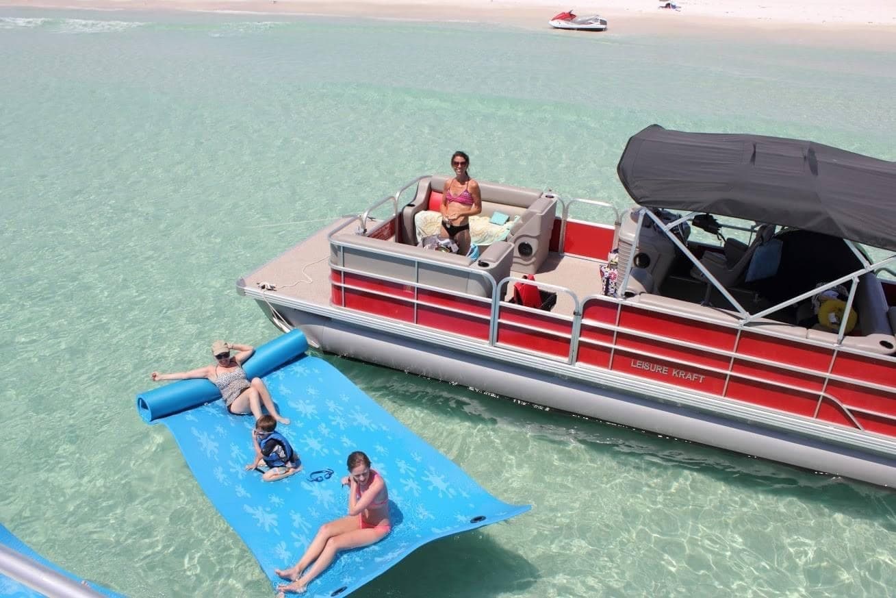 70 HP Pontoon – Half Day Rentals