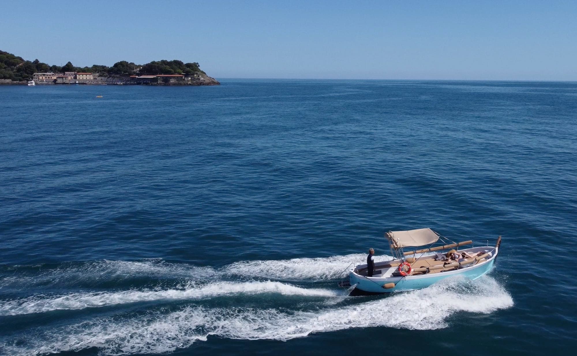 Aqua Boat • 3 Hours • Private Tour of the Cinque Terre