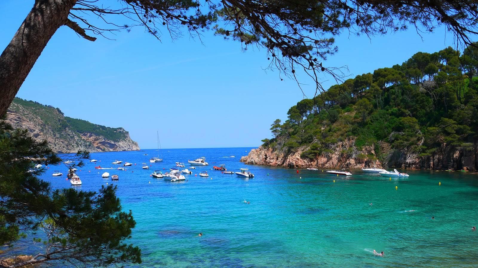 Girona and Costa Brava Small-Group Tour with Hotel pick-up from Barcelona (FD)