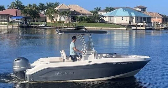ROBALO R200 (21 FT)