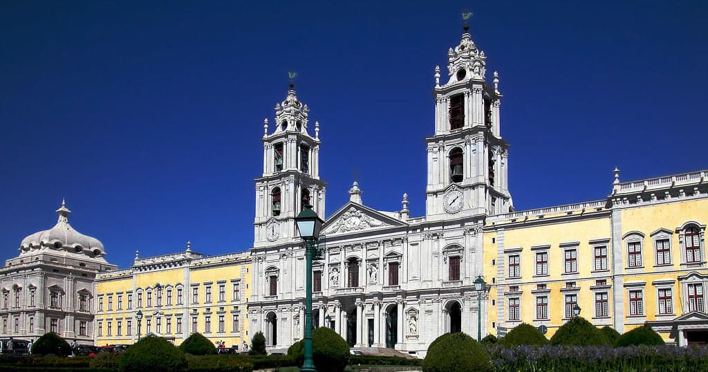 Mafra and Ericeira | 6 Hours