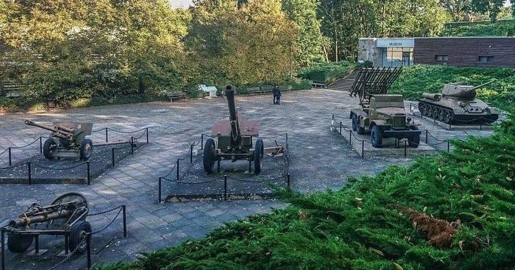 Clash of Titans: WW2 Battlefield Tour of Seelow Heights - Private Tour