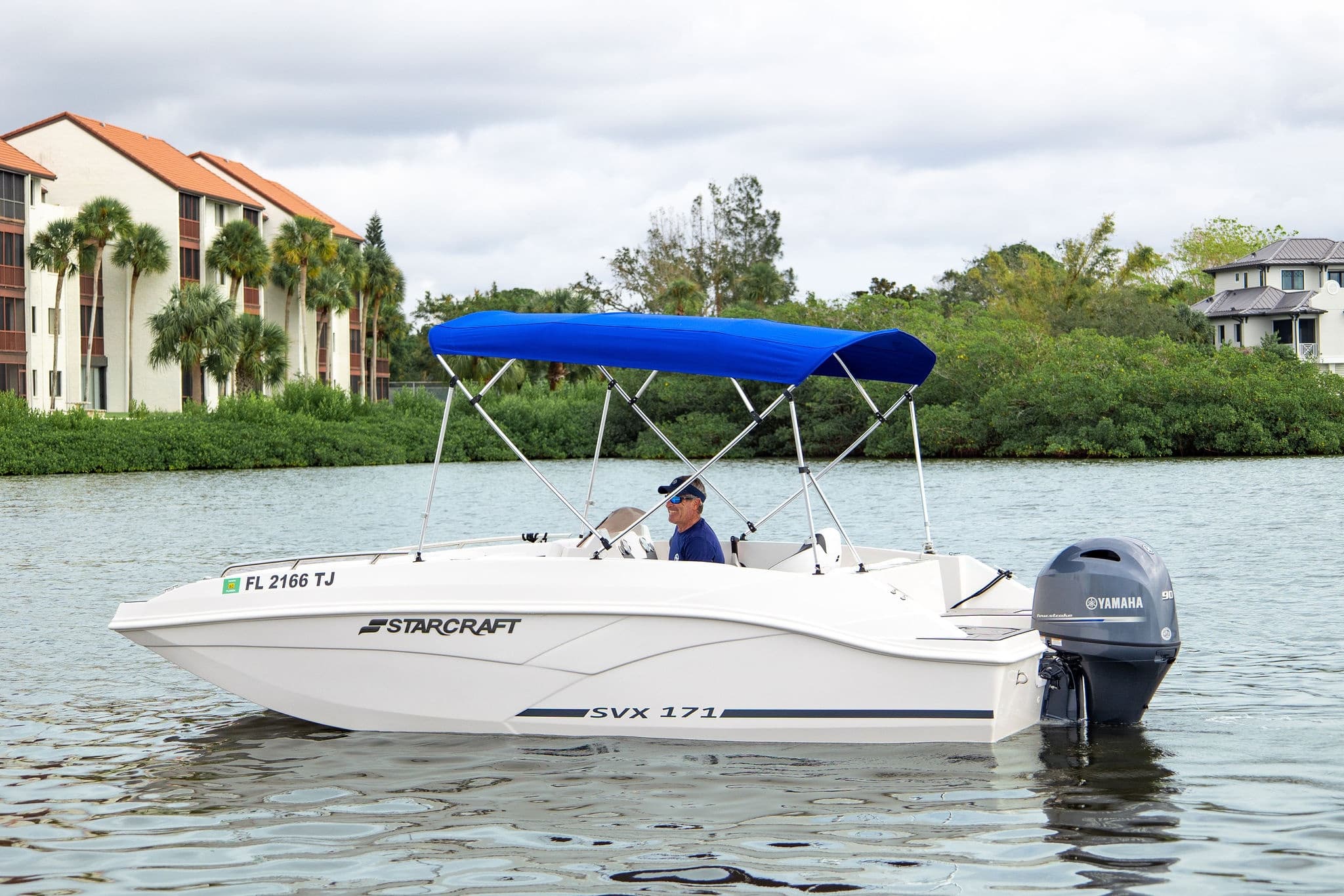 17' Deck Boat - Full Day Rental