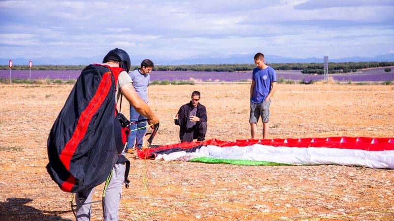 Vuelo de alta montaña en parapente