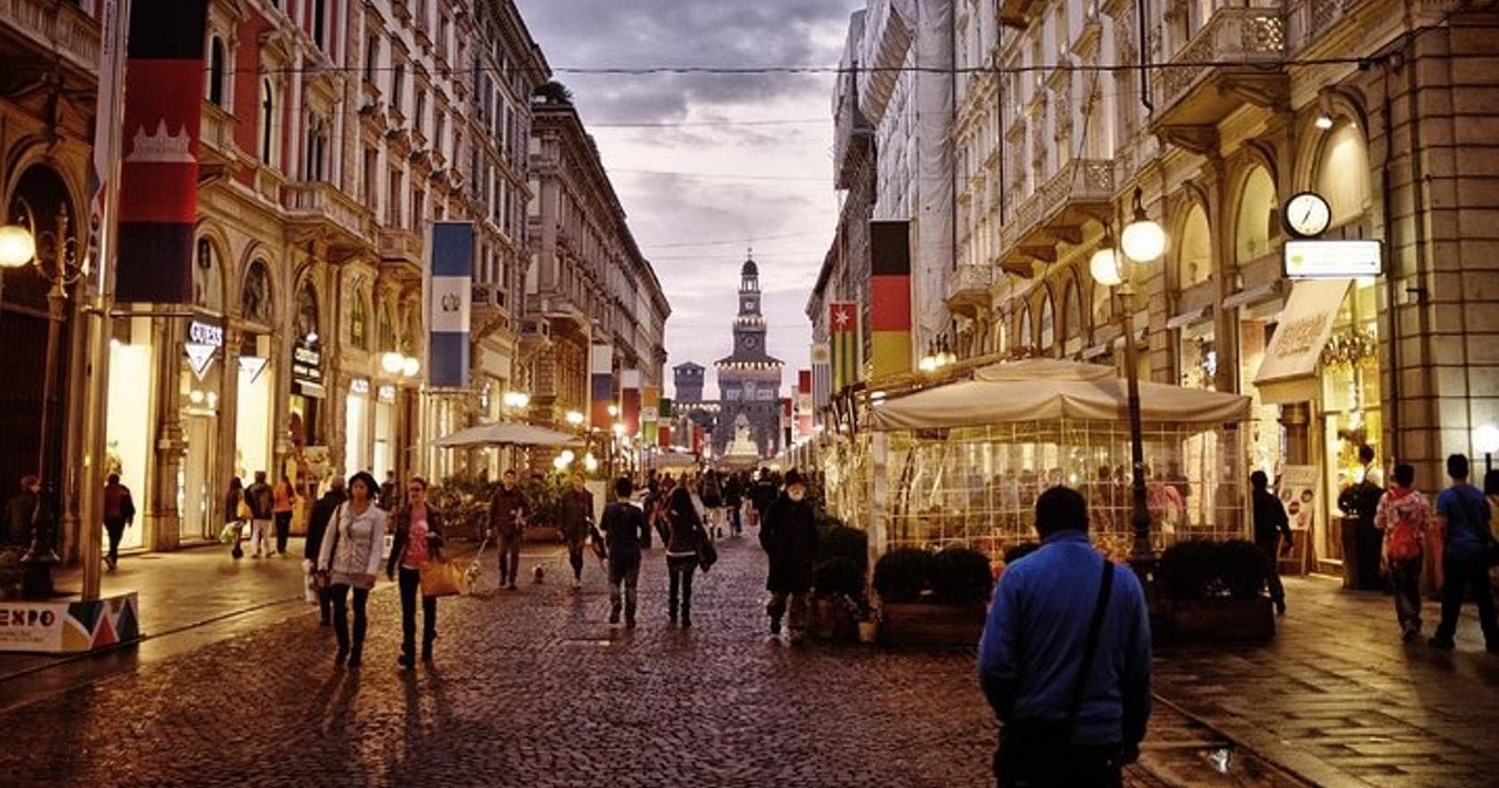 Visita guidata serale a piedi di Milano