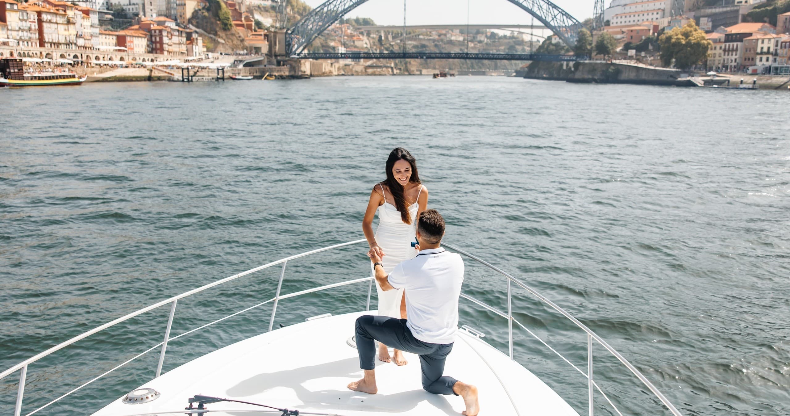 Lovers on Board - Skyfall 2H