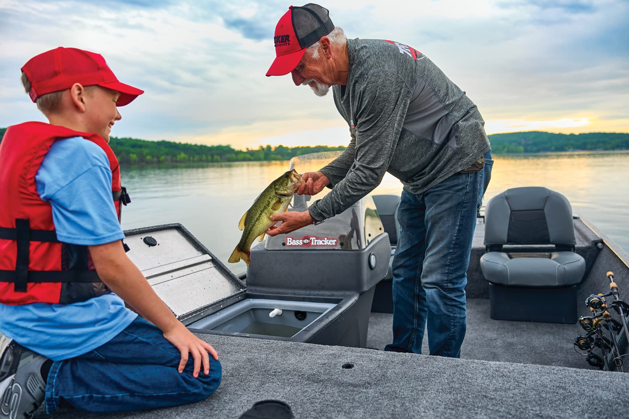 6 Hour - Tracker Fishing Boat Rental - RCO