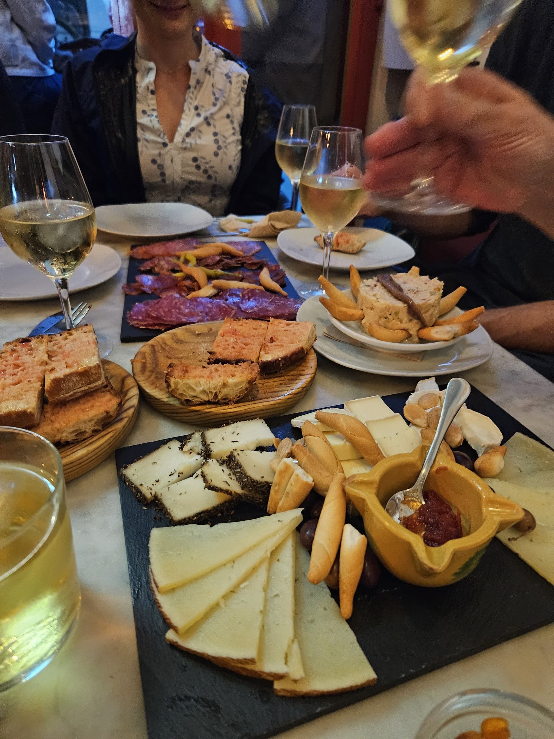 Gràcia Quarter with dinner & Castellers experience