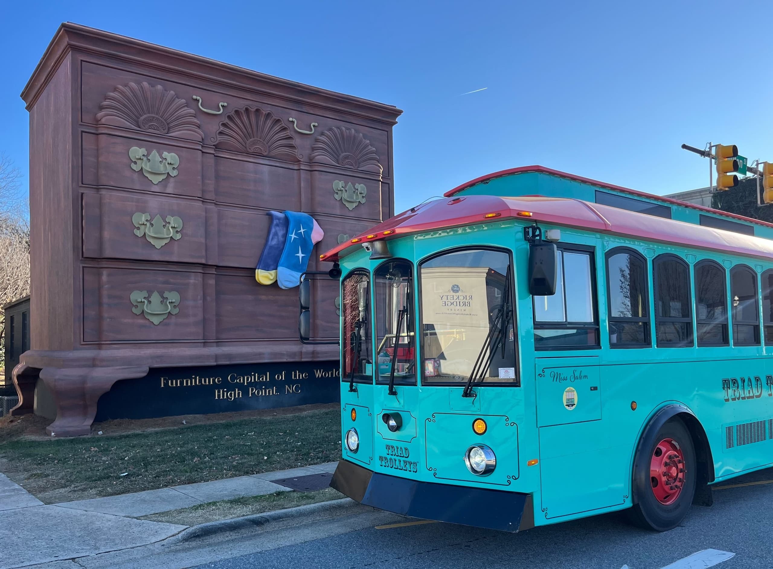 FURNITURE CITY Trolley Tour, HiPt
