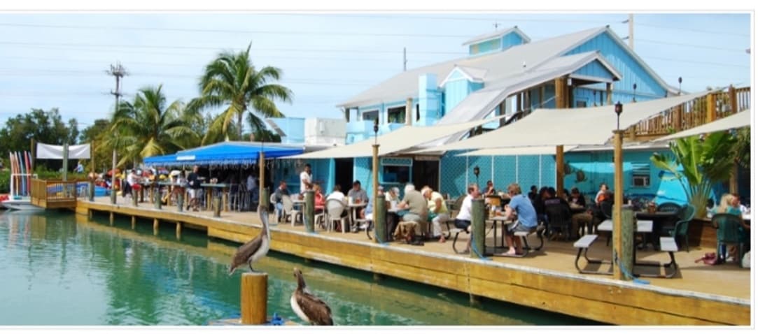 Tiki Bar, Sightseeing & Boca Chia Sandbar Stop