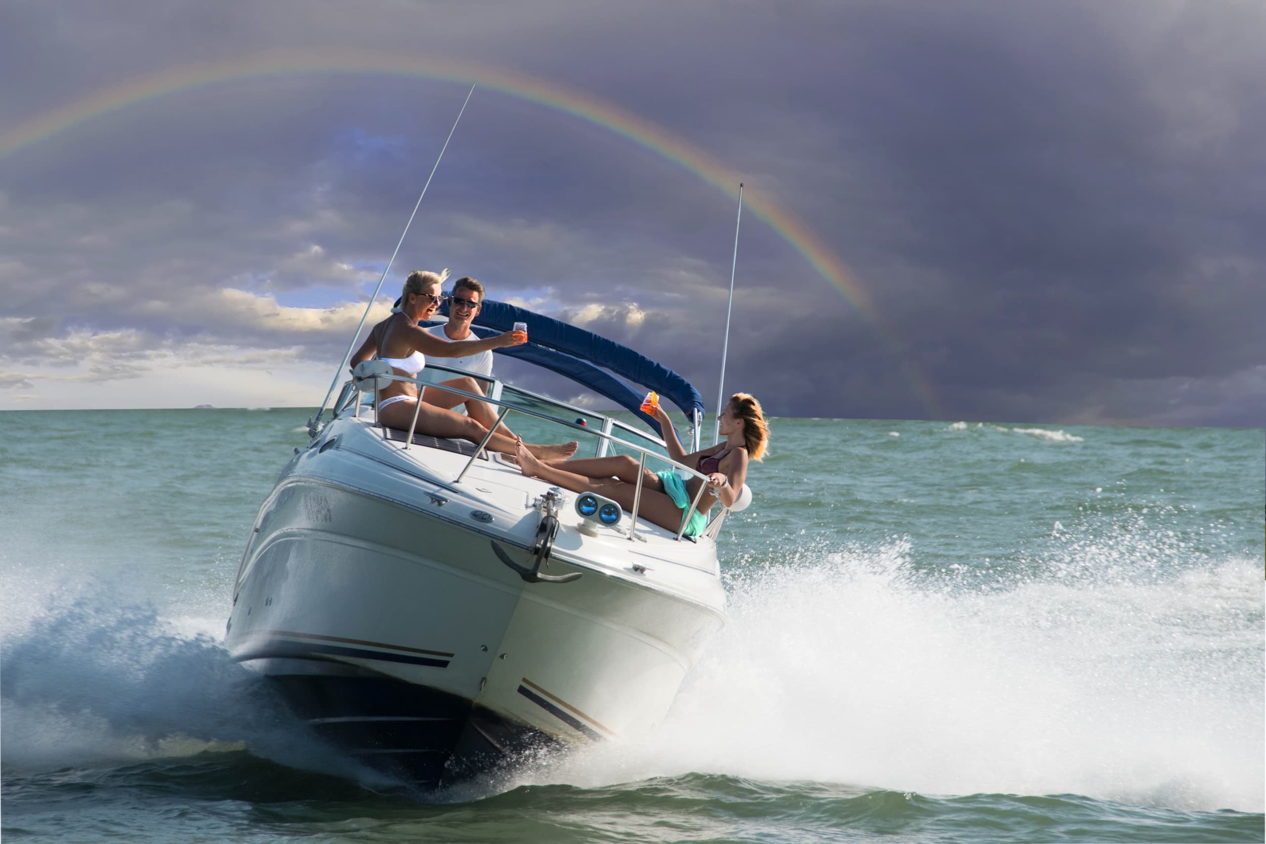Danube Yacht Experience Vienna - Rent a luxury motor boat“