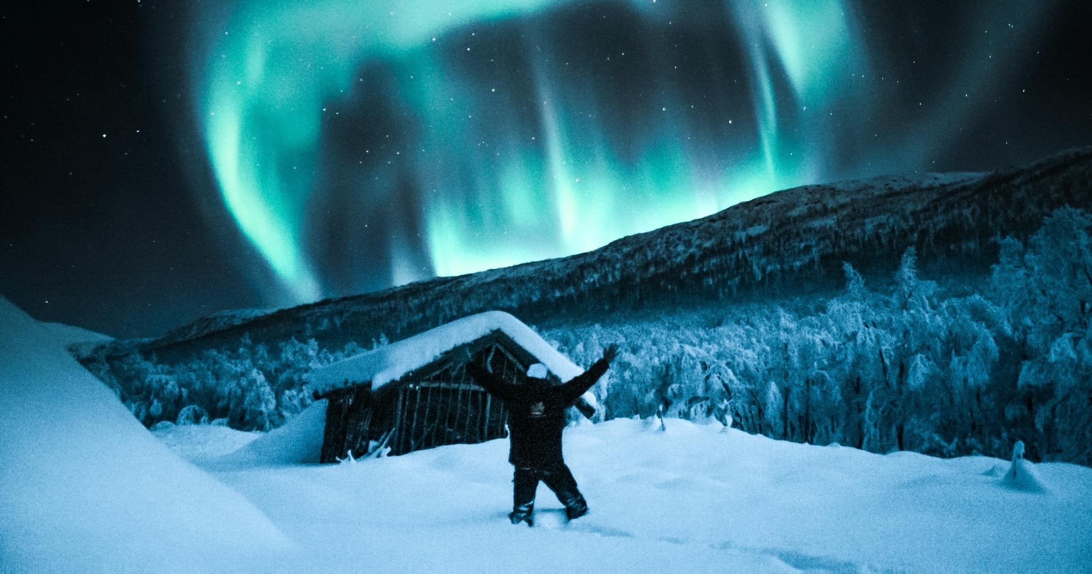Aurora Hunting by Snowshoes