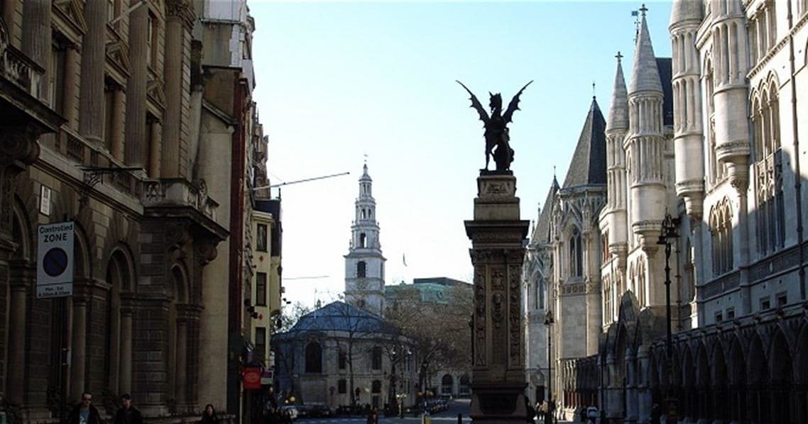 Trame Storiche: Chiesa dei Templari e Wallace Collection