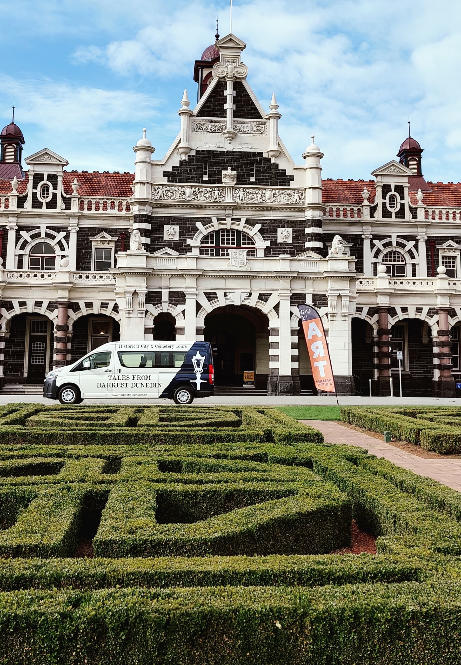 Heritage City and Larnach Castle Van Tour