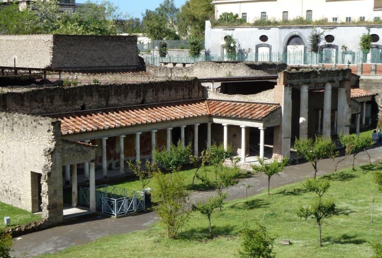 Oplontis small group tour with an Archaeologist