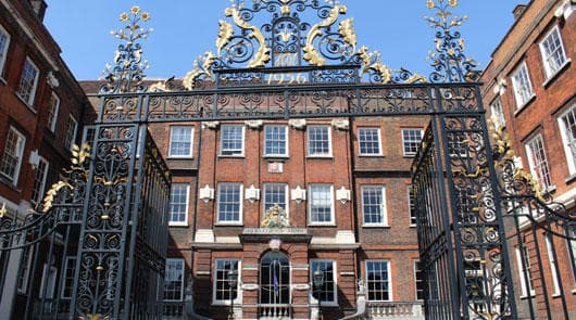 James Bond Film Locations Coach Tour in London