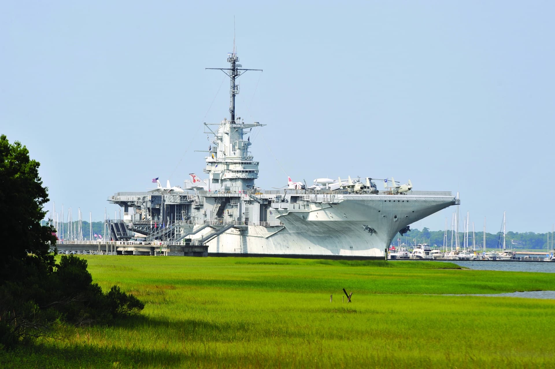Combo: Charleston Harbor Tour & Patriots Point Admission