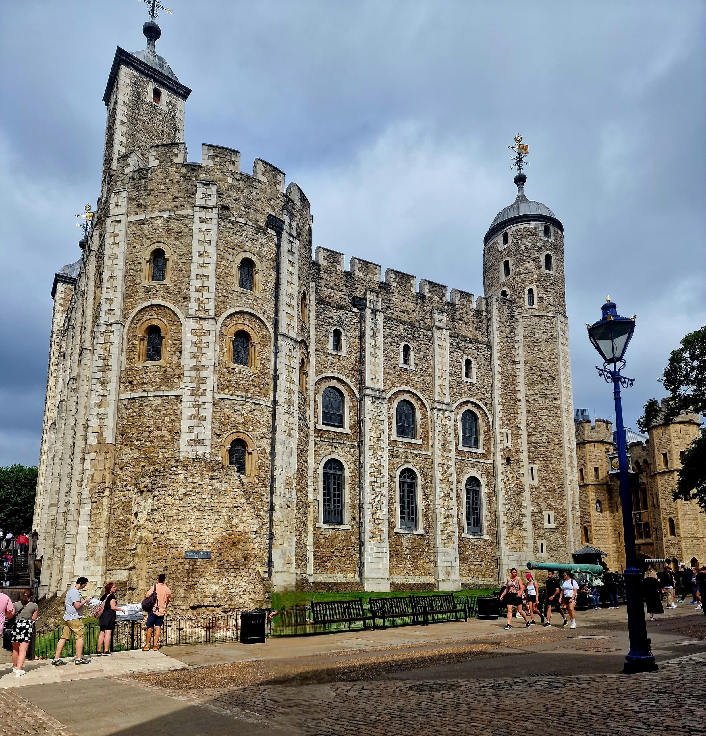 Tower of London Crown Jewels and English Royal History Tour