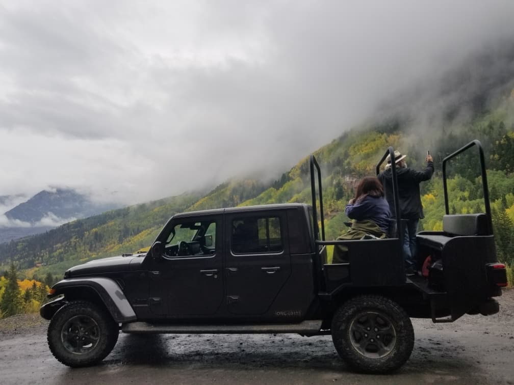 1/2 Day Jeep Gladiator Private Tour (Up to 12 adults)